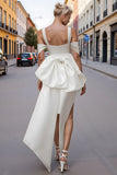 Mini vestido de novia con lazo y tubo de hombros descubiertos blanco
