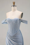 Corsé sirena brillante con hombros descubiertos Vestido largo largo de satén azul polvoriento con abertura