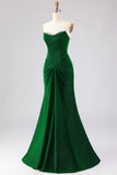 Vestido largo largo de graduación de satén verde oscuro con tirantes de sirena sin tirantes, con encaje en la espalda