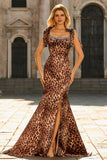 Vestido largo de graduación con tirantes estampados de leopardo marrón sirena y con abertura