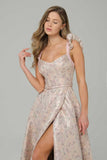 Vestido largo de graduación rosa con corsé floral y abertura