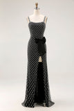 Vestido largo de fiesta con tirantes de espagueti de sirena con cuentas negras y lazo lateral de estrás con abertura
