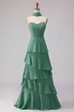 Vestido largo de dama de honor verde con volantes y línea A y bufanda en el cuello