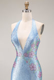 Vestido largo de sirena de satén azul claro con cuentas y cuello en V con abertura y brillante
