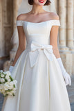 Corsé blanco de hombros descubiertos Un vestido de novia Midi de línea con lazos