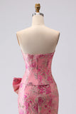 Vestido largo de graduación Jacquard sin tirantes con lazo sirena fucsia y abertura