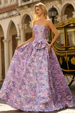 Vestido largo de graduación de brocado de satén jacquard lila sin tirantes en línea A con lazo