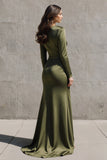 Vestido formal de manga larga de satén sirena oliva con abertura