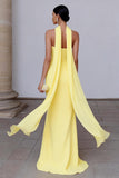 Vestido formal amarillo sin tirantes con cinta