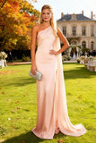 Vestido formal rosa de sirena de un hombro fruncido con serpentina lateral
