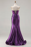 Corsé sin tirantes de sirena morado morado oscuro con cuentas y vestido largo de baile con abertura