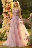 Blush Un vestido de baile largo de tul bordado con cuello cuadrado y línea