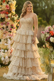 Sweetheart Línea A Vestido de graduación largo de talla grande con volantes de talla grande de albaricoque y puntos negros de nivel Sweetheart