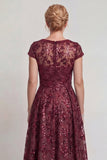 Vestido de Madre de la Novia con líneas en A con aplicación burdeos brillante