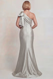 Vestido de la Madre de la Novia de Satén Gris de un solo hombro con moño