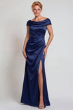 Vestido de madre de la novia de satén azul marino con abertura