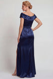 Vestido de madre de la novia de satén azul marino con abertura