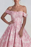 Corsé rosa Jacquard de hombros descubiertos Un vestido midi de línea
