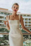 Vestido largo de novia largo de satén blanco con escote cuadrado