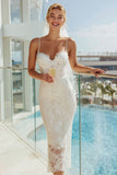 Vestido de novia blanco de encaje con tirantes finos