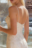 Vestido de novia ajustado con tirantes finos de marfil de encaje