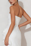 Vestido blanco de compromiso alto y bajo con volantes sin tirantes