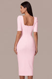 Vestido blanco de satén de cuello cuadrado con manga corta