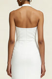 Vestido blanco de satén con funda cabrestante