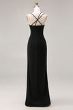 Vestido formal largo de tirantes finos de satén negro con abertura