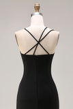 Vestido formal largo de tirantes finos de satén negro con abertura