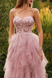 Vestido largo de graduación de tul con tirantes finos en línea A y línea rosa con volantes