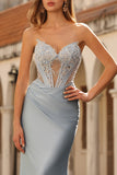Corsé de sirena azul polvoriento, vestido largo de satén y abalorios