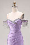 Vestido largo de graduación de satén lila claro sirena de color morado claro con cuentas y abertura