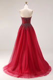Vestido largo de tul A-Line sin tirantes rojo con abalorios