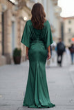 Vestido de sirena burdeos con arrugas de la madre de la novia y manga