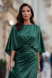 Vestido de sirena burdeos con arrugas de la madre de la novia y manga