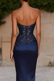 Vestido largo sin tirantes de sirena azul marino con lentejuelas