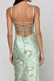 Vestido largo floral con estampado verde salvia y encaje hacia arriba