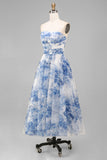 Vestido Midi fruncido sin tirantes de flor blanca azul
