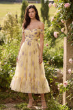 Vestido midi de flor amarilla con línea A y hombros descubiertos con volantes