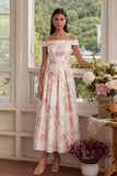 Vestido midi de flores blancas rosas, línea en forma de A y hombros descubiertos
