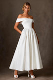 Vestido largo largo de compromiso blanco de línea A con hombros descubiertos