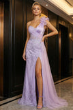Vestido de noche sirena de un hombro con volantes y liados púrpura brillante con pliantes y abertura