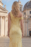 Vestido largo de graduación amarillo de un solo hombro con bordado floral