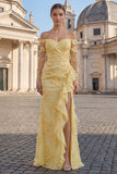 Vestido largo de baile de tul con bordado floral amarillo y funda descubierta