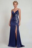 Vestido de Madre de la Novia con tirantes finos de satén azul marino y abertura