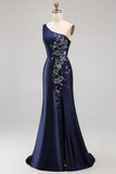 Vestido de la madre de la novia de satén sirena de un solo hombro con abertura azul marino y un hombro