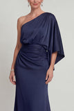 Vestido largo de madre de la novia de un hombro azul marino arrugado