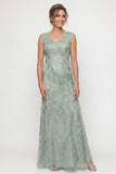Vestido de madre de la novia bordado en verde, con cuello en V y lentejuelas