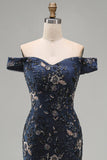 Vestido largo de madre de la novia de sirena azul marino con hombros largos y lentejuelas